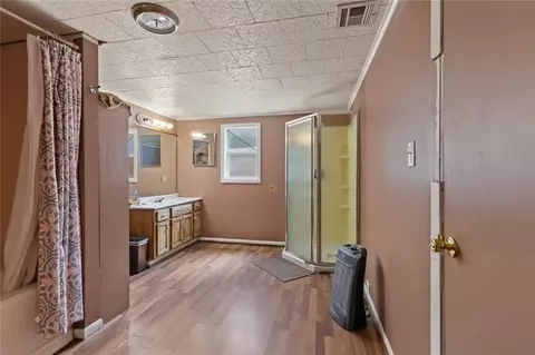 Bath - 568 Willow Cir, Franklin, LA 70538 photo 1 of 3