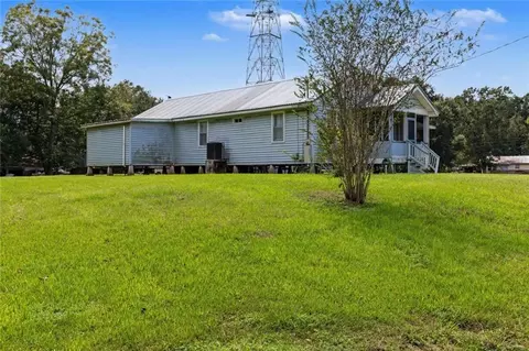 Exterior - 568 Willow Cir, Franklin, LA 70538 photo 4 of 5