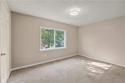 Bedroom - 102 St John Cir, Covington, LA 70433 photo 3 of 7