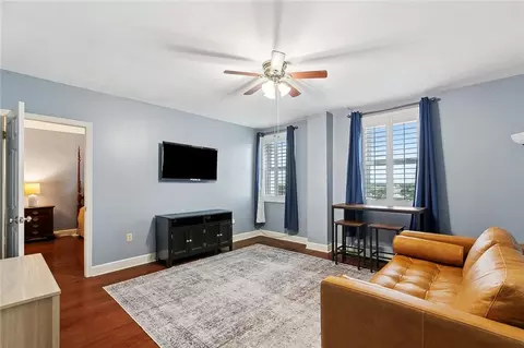 1205 St Charles Ave #1014, New Orleans, LA 70130