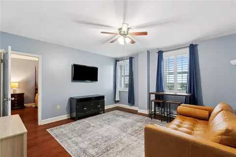 1205 St Charles Ave #1014, New Orleans, LA 70130