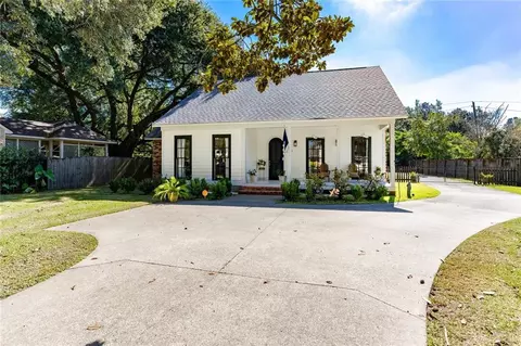 320 Dentation Dr, Baton Rouge, LA 70808