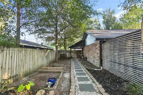 Exterior - 326 Robin Hood Dr, Covington, LA 70433 photo 7 of 7