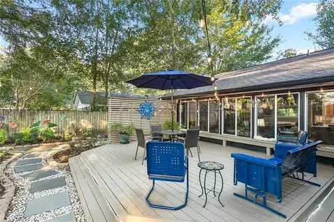 Exterior - 326 Robin Hood Dr, Covington, LA 70433 photo 3 of 7