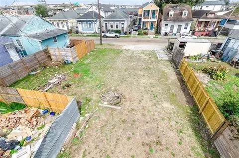 1422 Columbus St, New Orleans, LA 70116