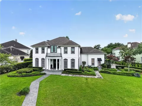 1 Bonita Bay Dr, New Orleans, LA 70131