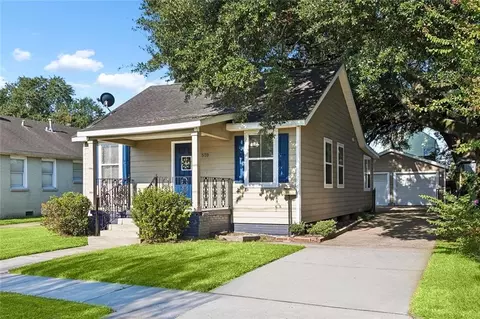570 Lebeau St, Arabi, LA 70032