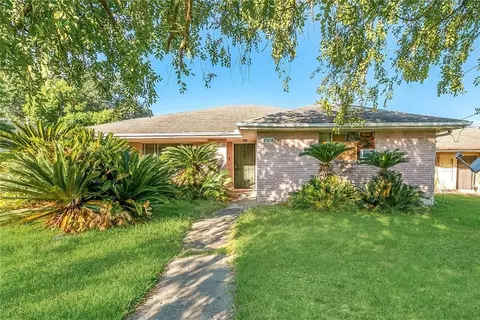4508 Marque Dr, New Orleans, LA 70127
