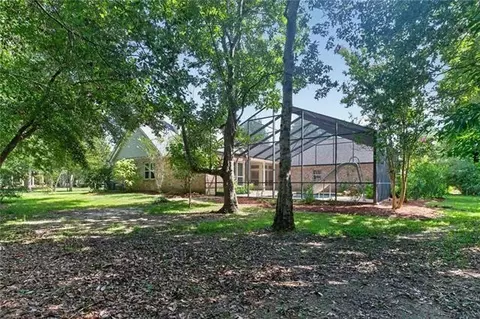 Exterior - 1020 Parkpoint Dr, Slidell, LA 70461 photo 11 of 14