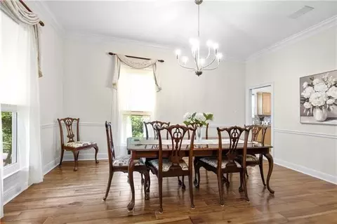 Dining - 1020 Parkpoint Dr, Slidell, LA 70461 photo 2 of 3