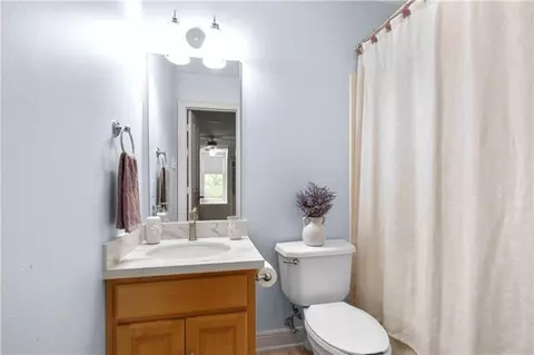 Bath - 1020 Parkpoint Dr, Slidell, LA 70461 photo 5 of 6