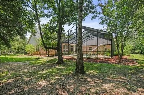 Exterior - 1020 Parkpoint Dr, Slidell, LA 70461 photo 10 of 14