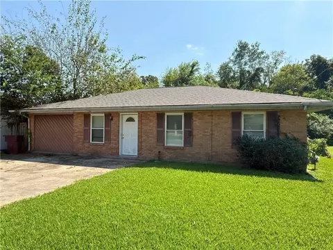 436 E Maple Loop, Laplace, LA 70068