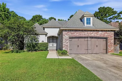 633 N Brown Thrasher Loop, Madisonville, LA 70447