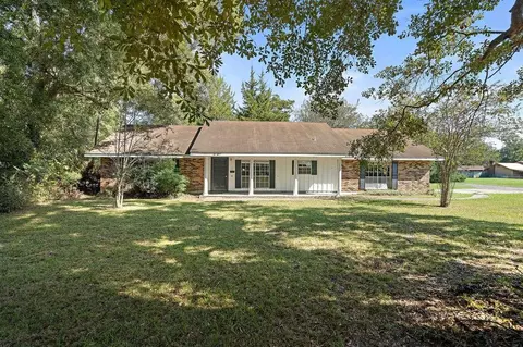 1011 W 10th St, Bogalusa, LA 70427