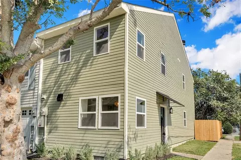 961 Old Metairie Dr, Metairie, LA 70001