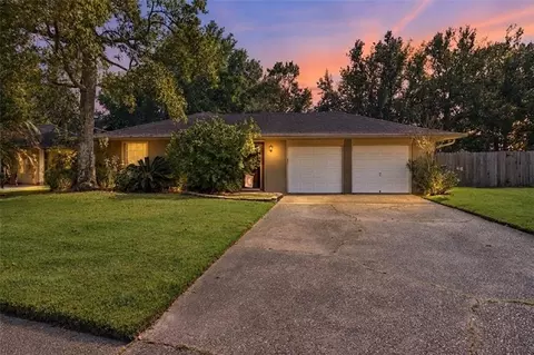 Exterior - 605 Markham Dr, Slidell, LA 70458 photo 2 of 4