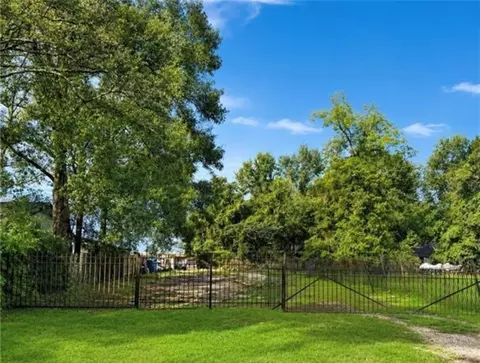 809 W 22nd St, Covington, LA 70433