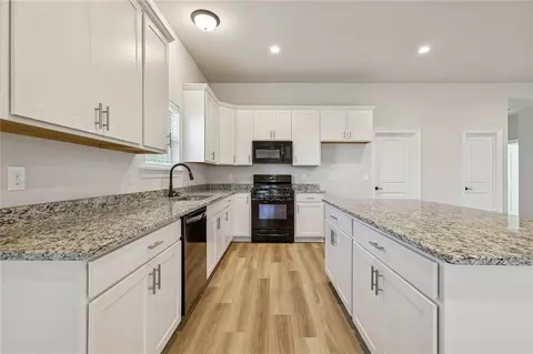 Kitchen - 75538 Joyce Dr, Covington, LA 70435 photo 1 of 2