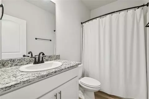 Bath - 75538 Joyce Dr, Covington, LA 70435 photo 1 of 3