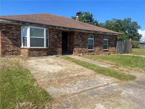10121 Plainfield Dr, New Orleans, LA 70127