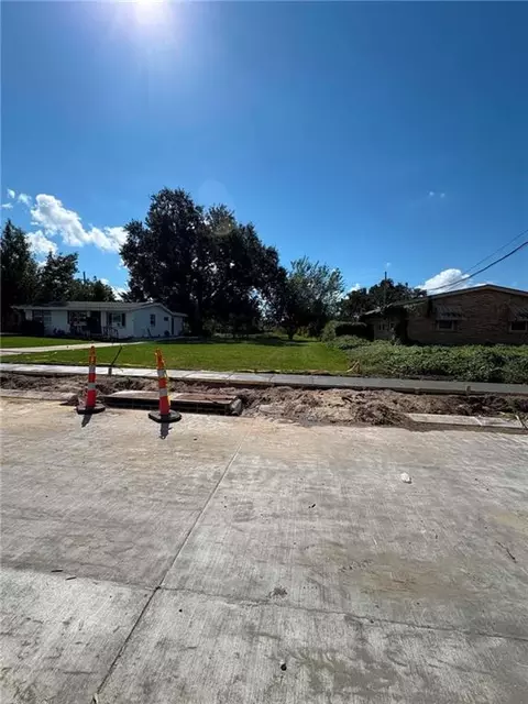 5042 Mexico St, New Orleans, LA 70126