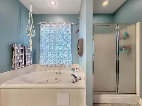 Bath - 710 Waxwing Dr, Mandeville, LA 70448 photo 2 of 3