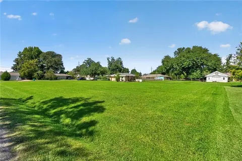 13 Kate St, Laplace, LA 70068