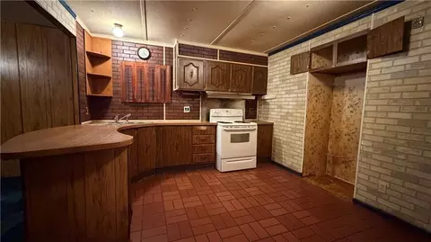Kitchen - 27 Kendall Ln, Boyce, LA 71409 photo 1 of 1