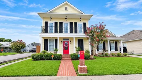 236 Fried St, Gretna, LA 70053