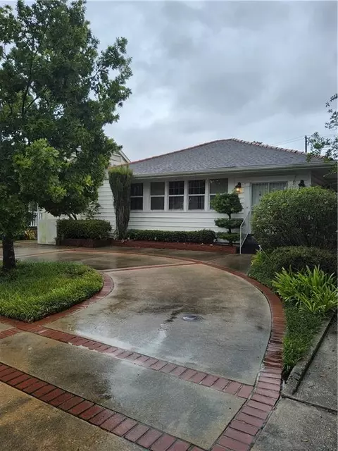 113 Magnolia Dr, Metairie, LA 70005