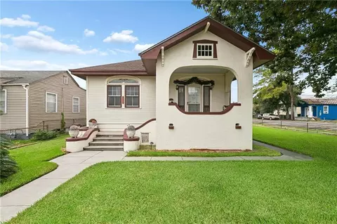1005 Madison St, Gretna, LA 70053