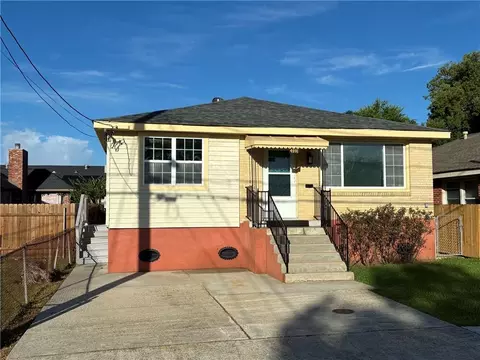 4916 Touro St, New Orleans, LA 70122