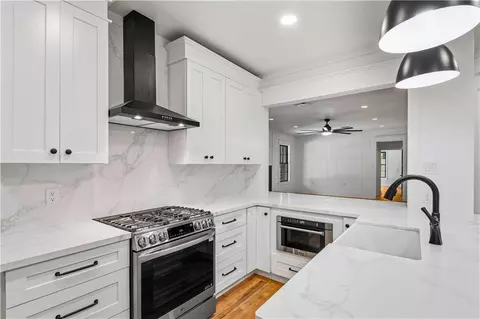 Kitchen - 72287 Military Rd, Covington, LA 70435 photo 1 of 3