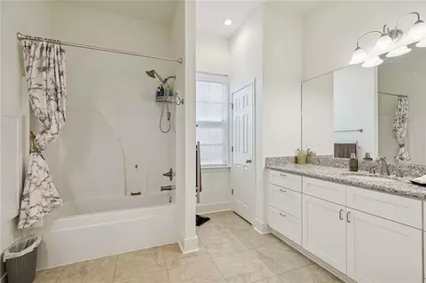 Bath - 412 W 13th Ave, Covington, LA 70433 photo 2 of 4