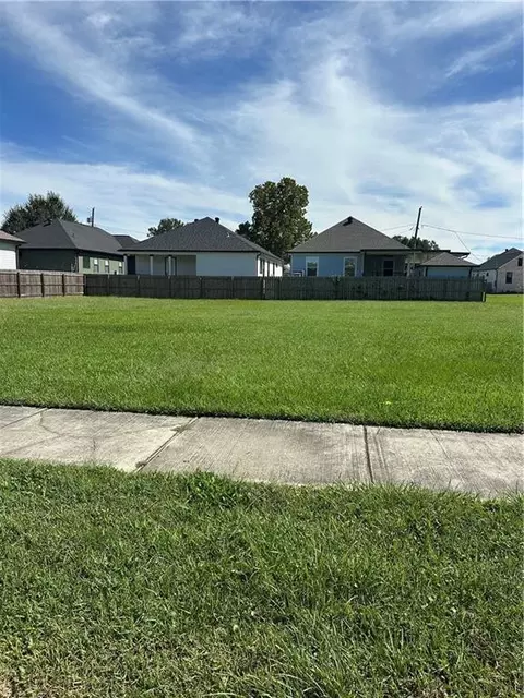 1931 Benjamin St, Arabi, LA 70032