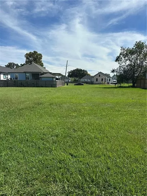 1935 Benjamin St, Arabi, LA 70032