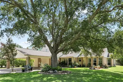 16 St Jean De Luz St, Mandeville, LA 70448