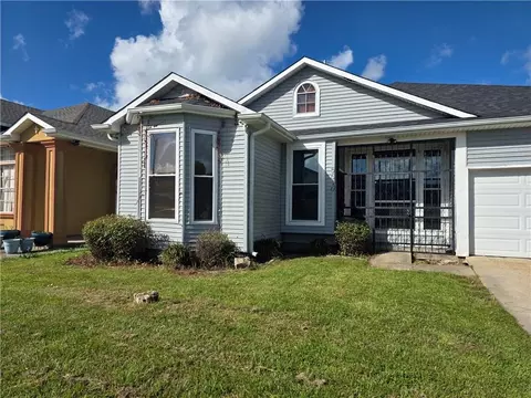 5610 Red Maple Dr, New Orleans, LA 70129