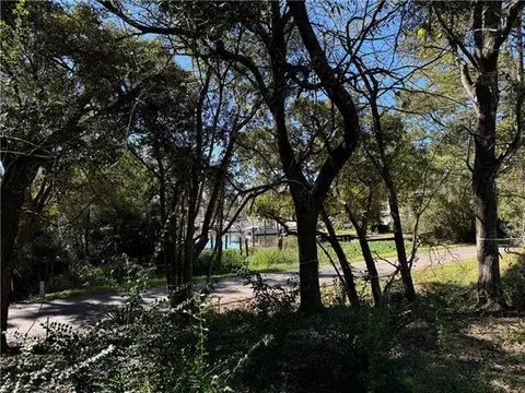 1026 Villere St, Mandeville, LA 70448 photo 3