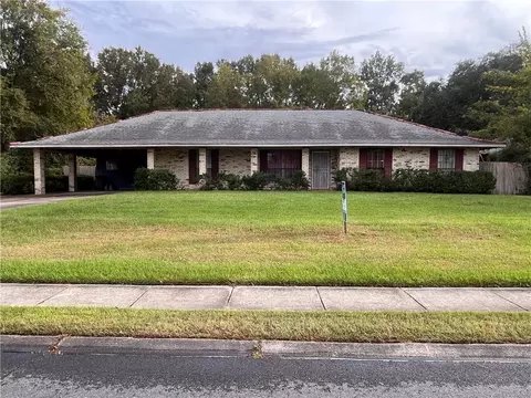 11906 Tams Dr, Baton Rouge, LA 70815