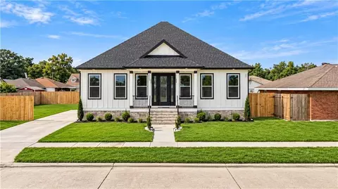 3000 Angelique Dr, Violet, LA 70092