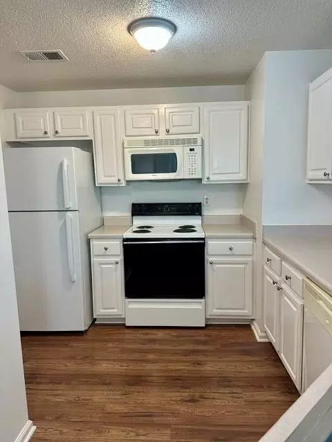 Kitchen - 350 Emerald Forest Blvd #19202, Covington, LA 70433 photo 2 of 3