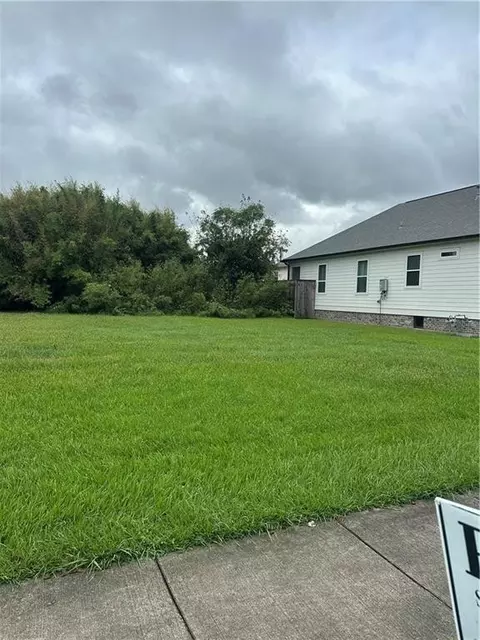 2010 Center St, Arabi, LA 70032