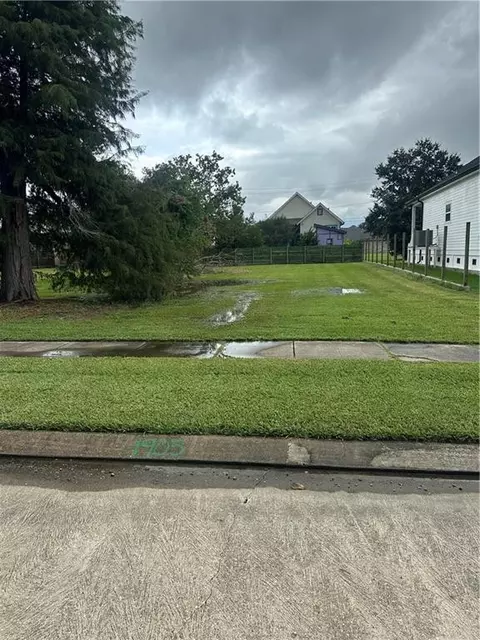 1905 Alexander Ave, Arabi, LA 70032