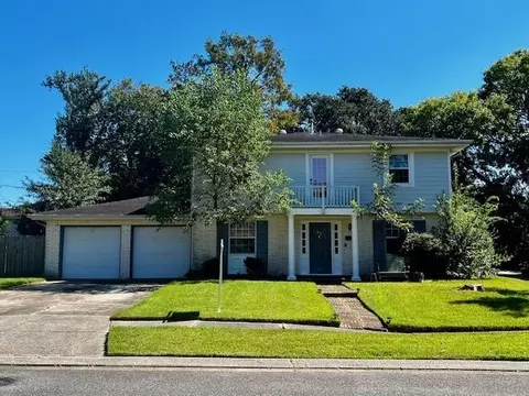2818 Hudson Pl, New Orleans, LA 70131