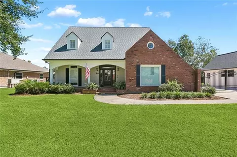 46 Bocage Dr, Destrehan, LA 70047