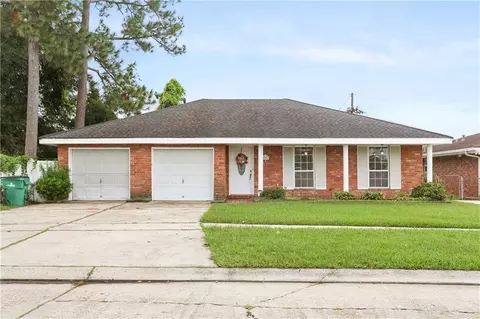 2207 N Friendship Dr, Harvey, LA 70058