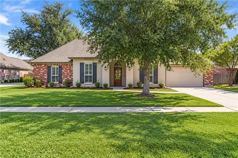 228 Grand Oaks Dr, Madisonville, LA 70447