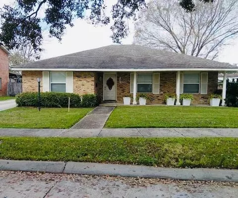 3611 Huntlee Dr, New Orleans, LA 70131